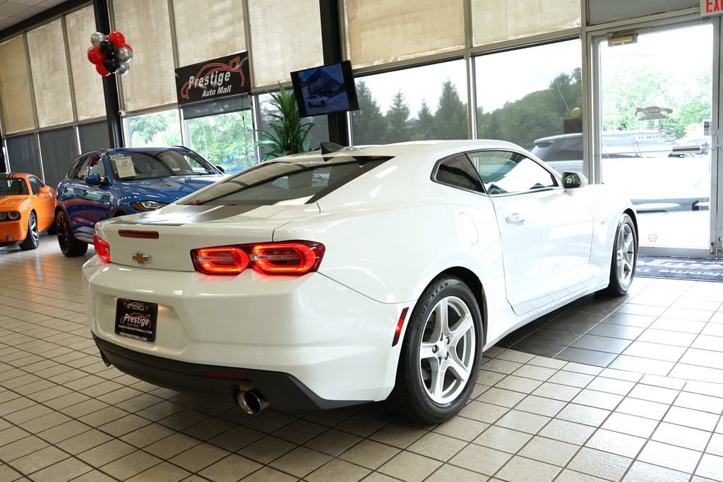 Used 2023 Chevrolet Camaro LT RWD image 15