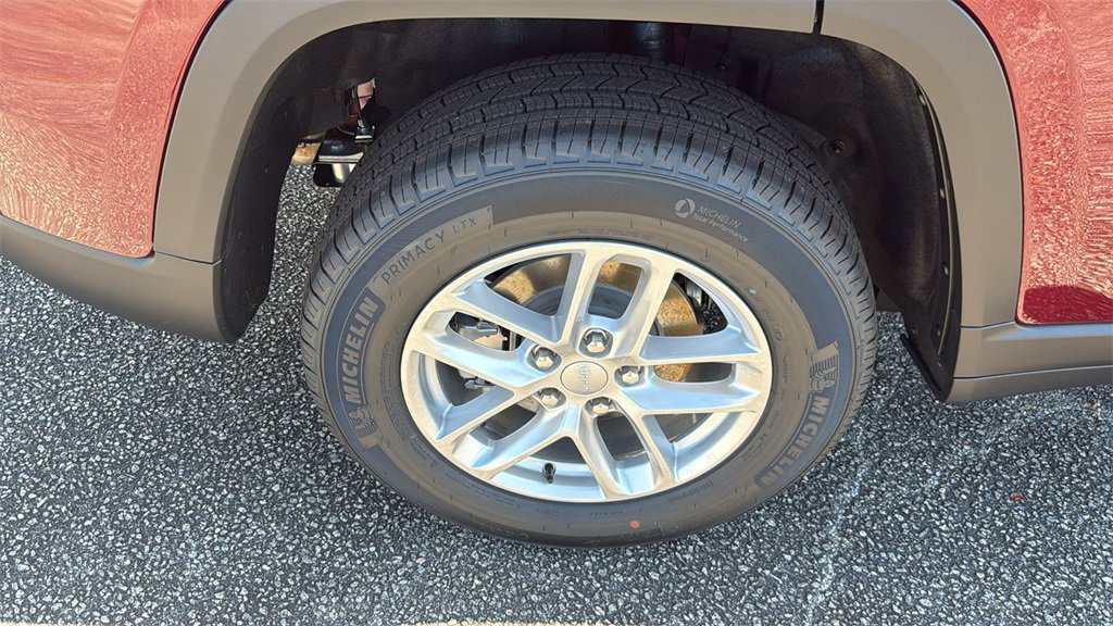 New 2025 Jeep Grand Cherokee Laredo X image 10