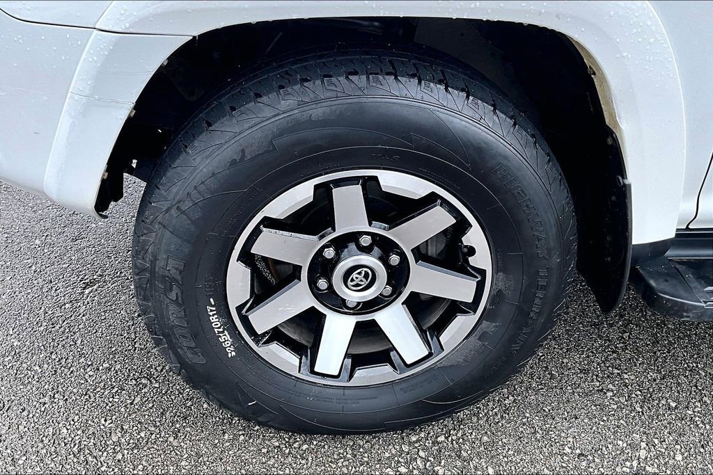 Used 2020 Toyota 4Runner TRD Off-Road Premium AWD/4WD image 11