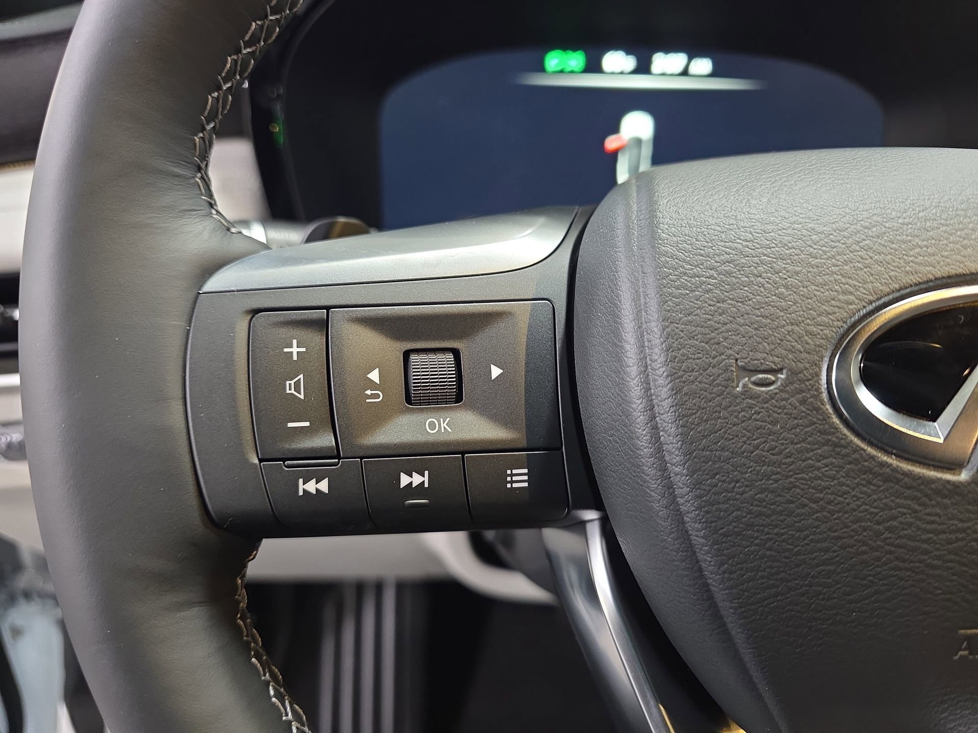 New 2026 INFINITI QX60 Autograph w/ Dark Cargo Package image 17