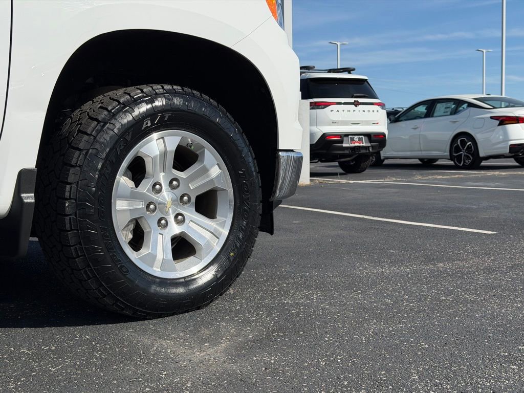 Used 2024 Chevrolet Silverado 1500 LT image 45