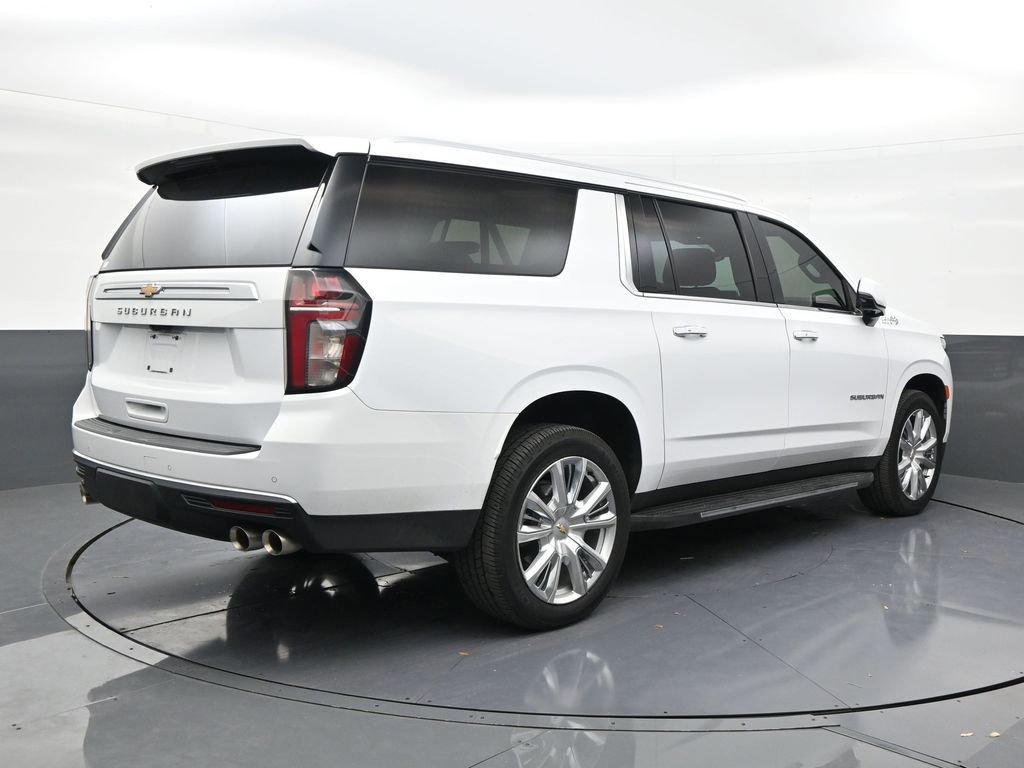 Used 2022 Chevrolet Suburban High Country RWD image 5