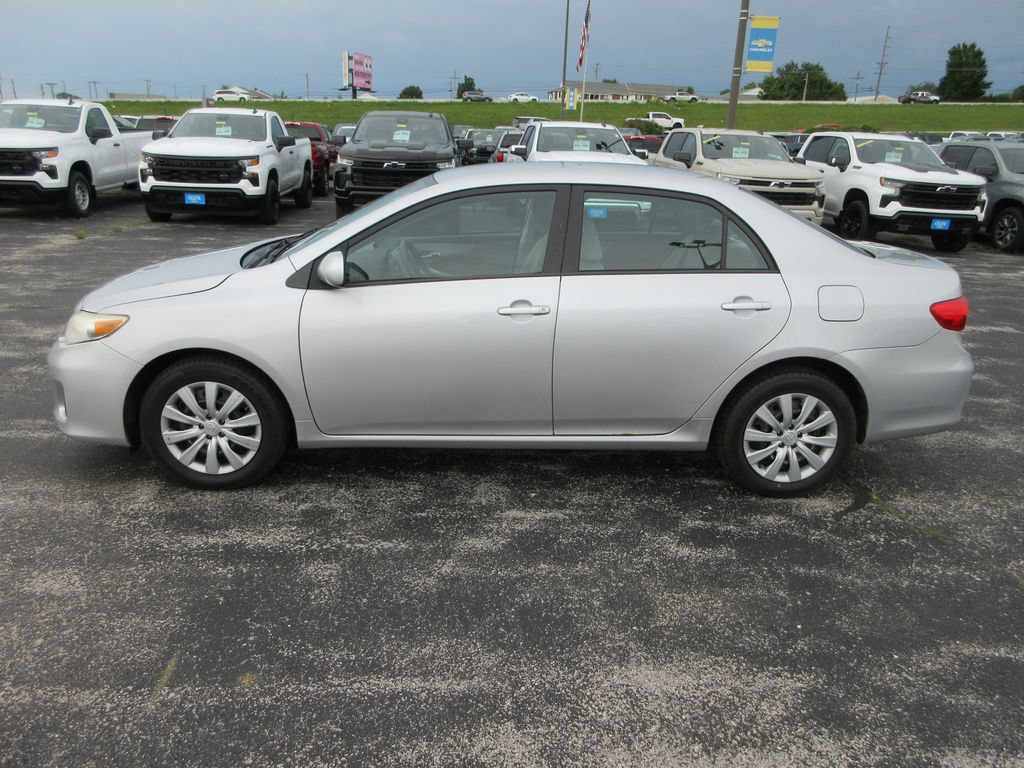 Used 2012 Toyota Corolla LE FWD image 2