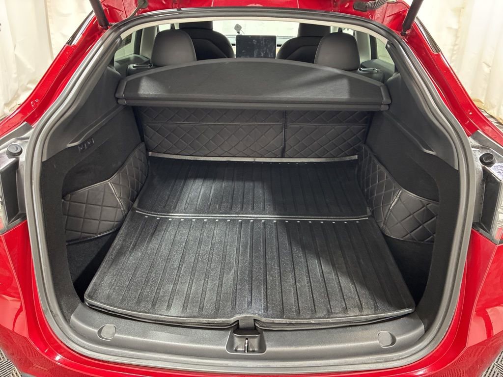 Used 2023 Tesla Model Y Long Range image 18