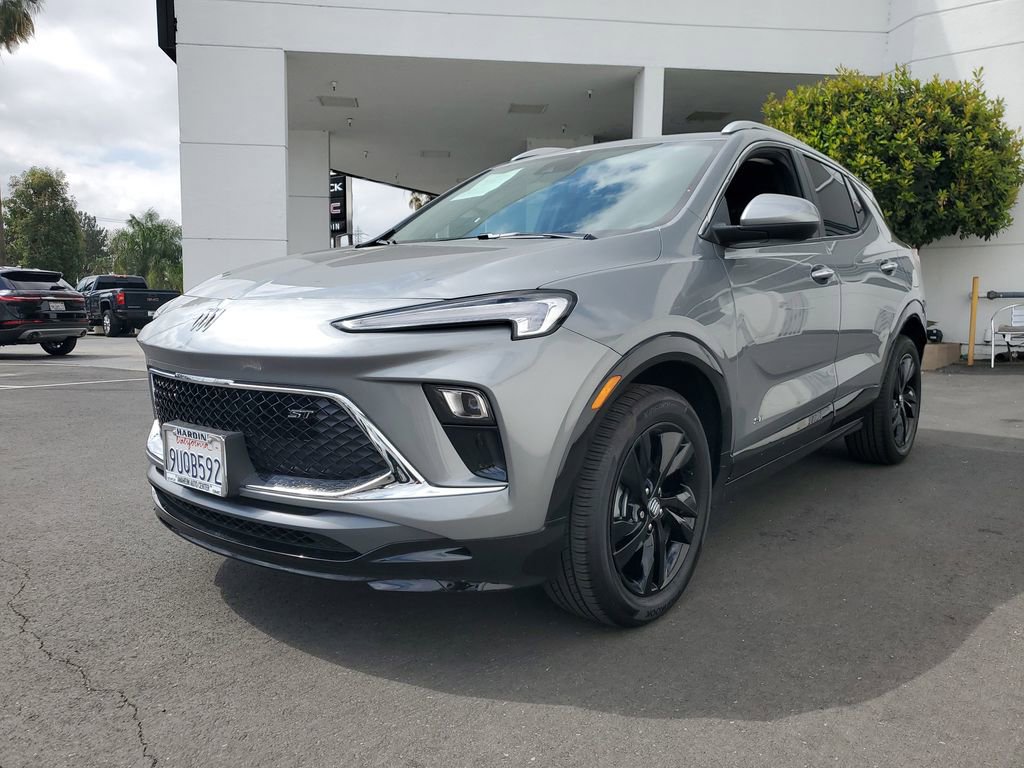 Used 2026 Buick Encore GX Sport Touring image 2