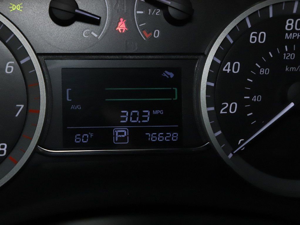 Used 2015 Nissan Sentra SV w/ Navigation Package image 24