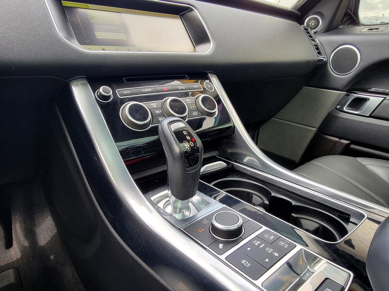 Used 2017 Land Rover Range Rover Sport HSE image 38