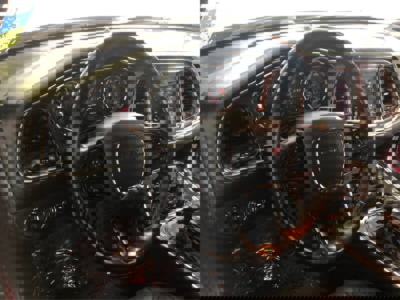 Used 2018 Dodge Challenger SXT image 15