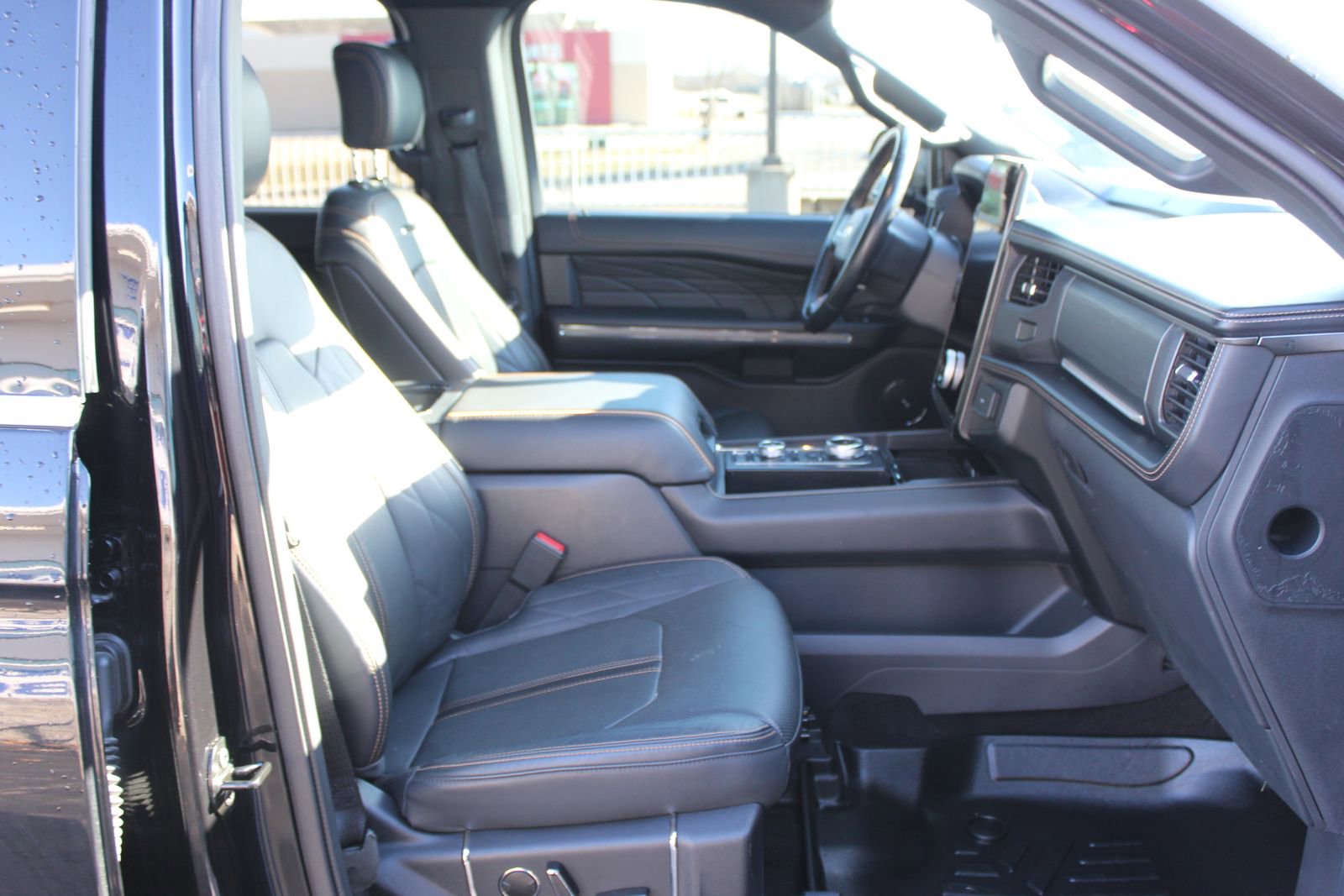 Used 2023 Ford Expedition Platinum image 15