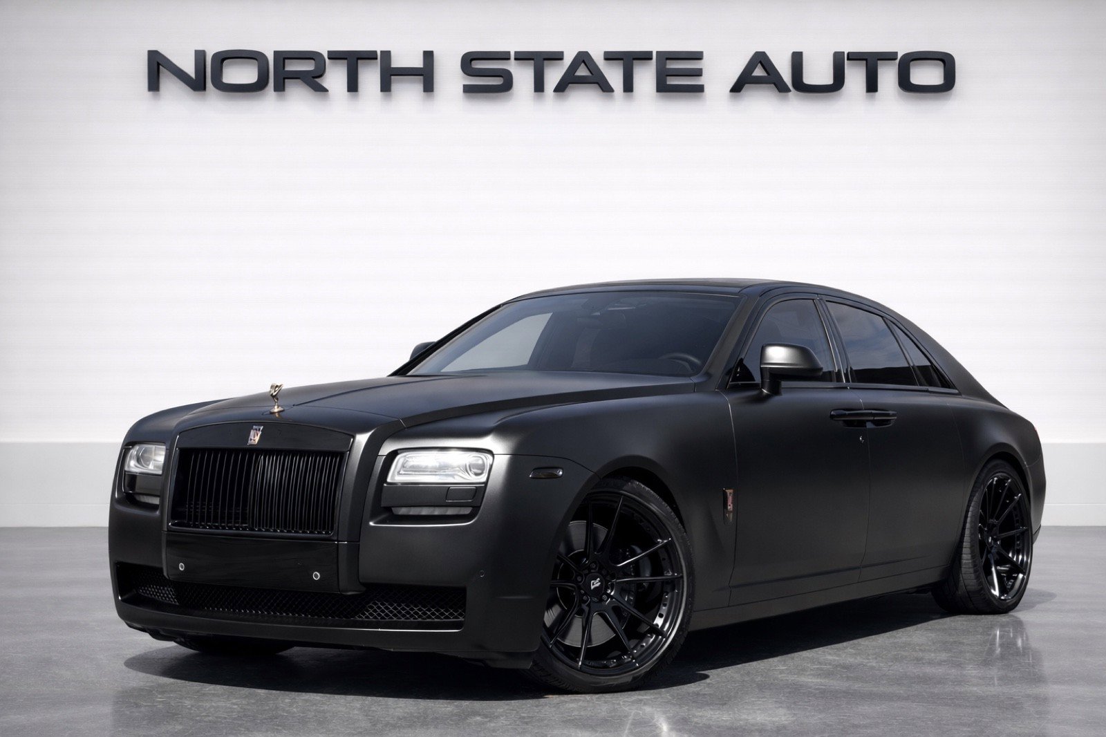 Used 2012 Rolls-Royce Ghost image 1