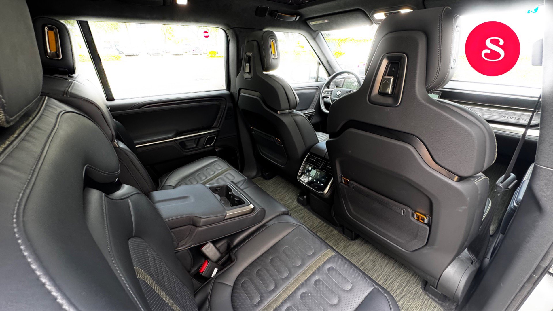 Used 2024 Rivian R1S Adventure AWD/4WD image 19