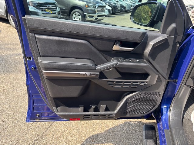 Used 2025 Toyota Tacoma TRD Sport AWD/4WD image 7