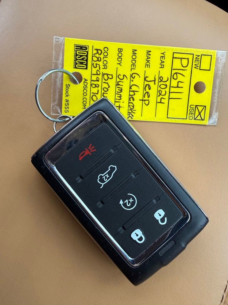 Used 2024 Jeep Grand Cherokee L Summit image 28