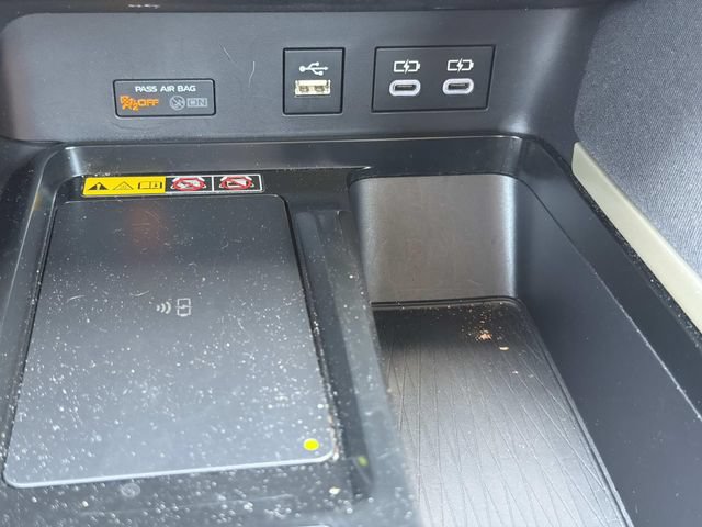 Used 2025 Toyota Camry LE FWD image 32