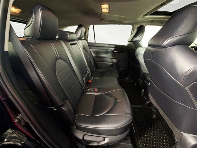 Used 2023 Toyota Highlander L image 23