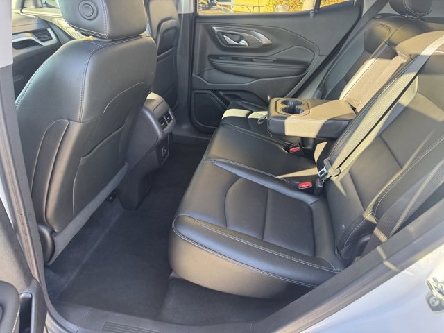 Used 2024 GMC Terrain SLT image 12