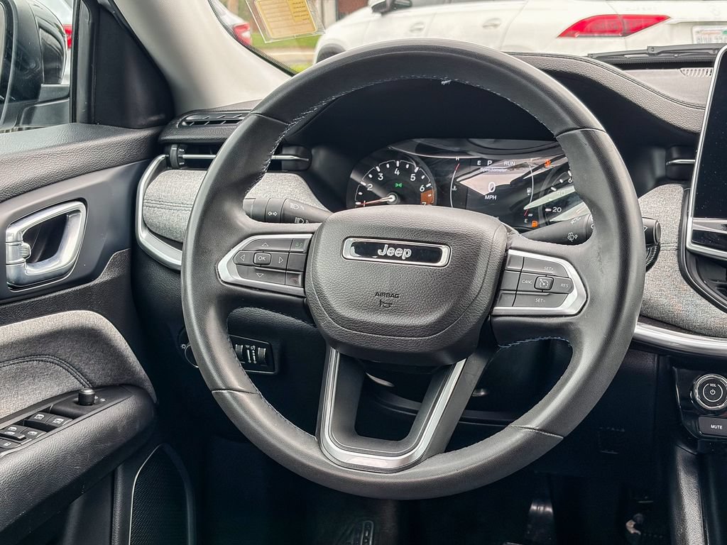Used 2022 Jeep Compass Latitude FWD image 18