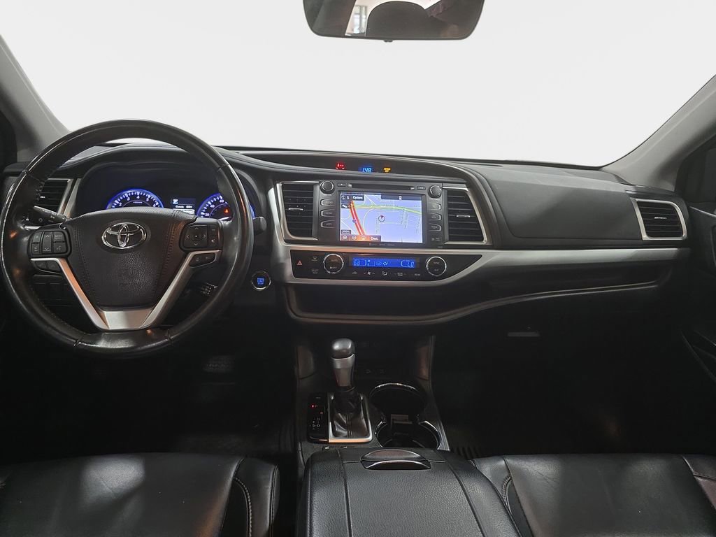 Used 2018 Toyota Highlander XLE AWD/4WD image 10