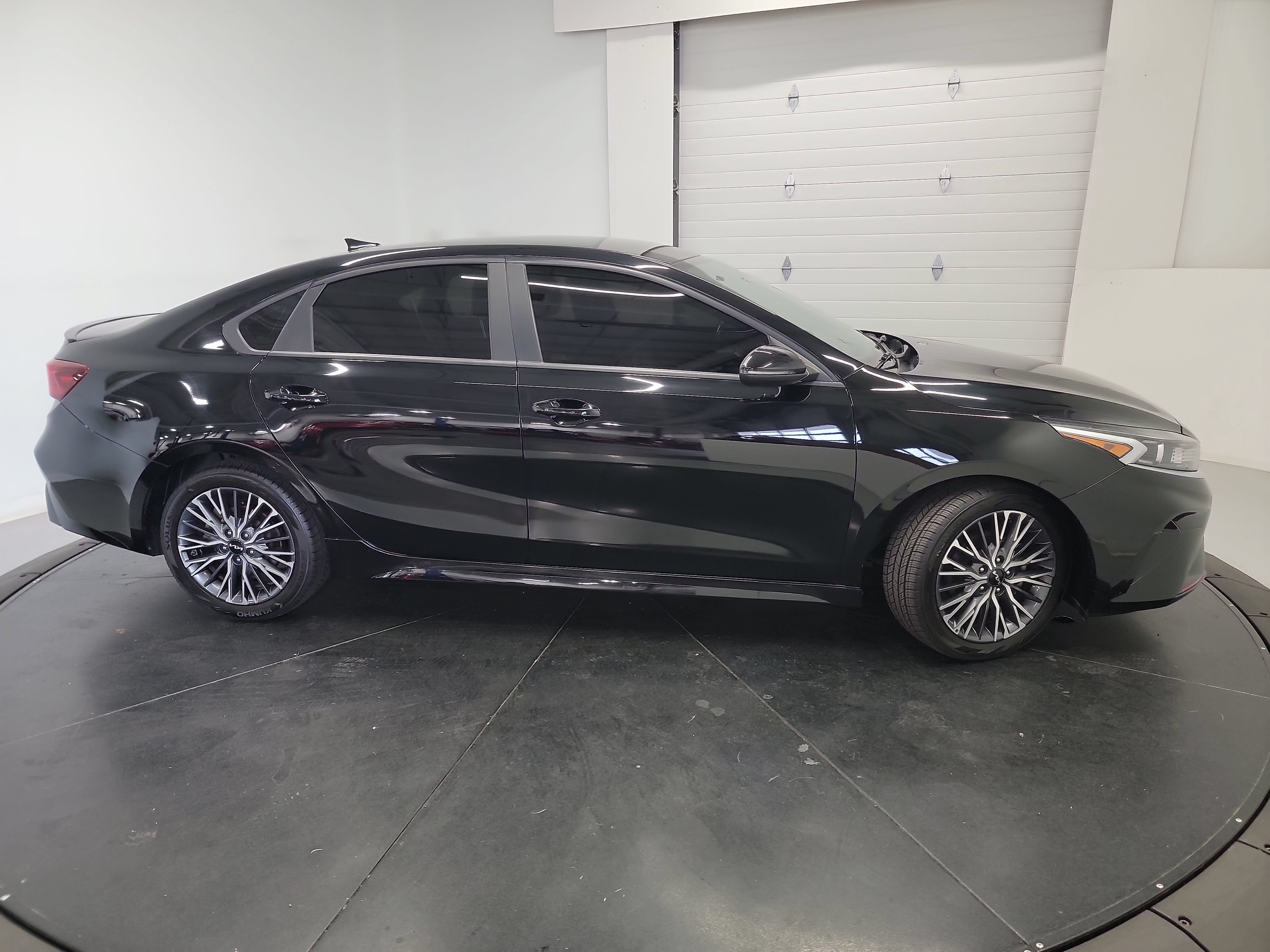 Used 2023 Kia Forte GT-Line w/ GT-Line Technology Package FWD image 11