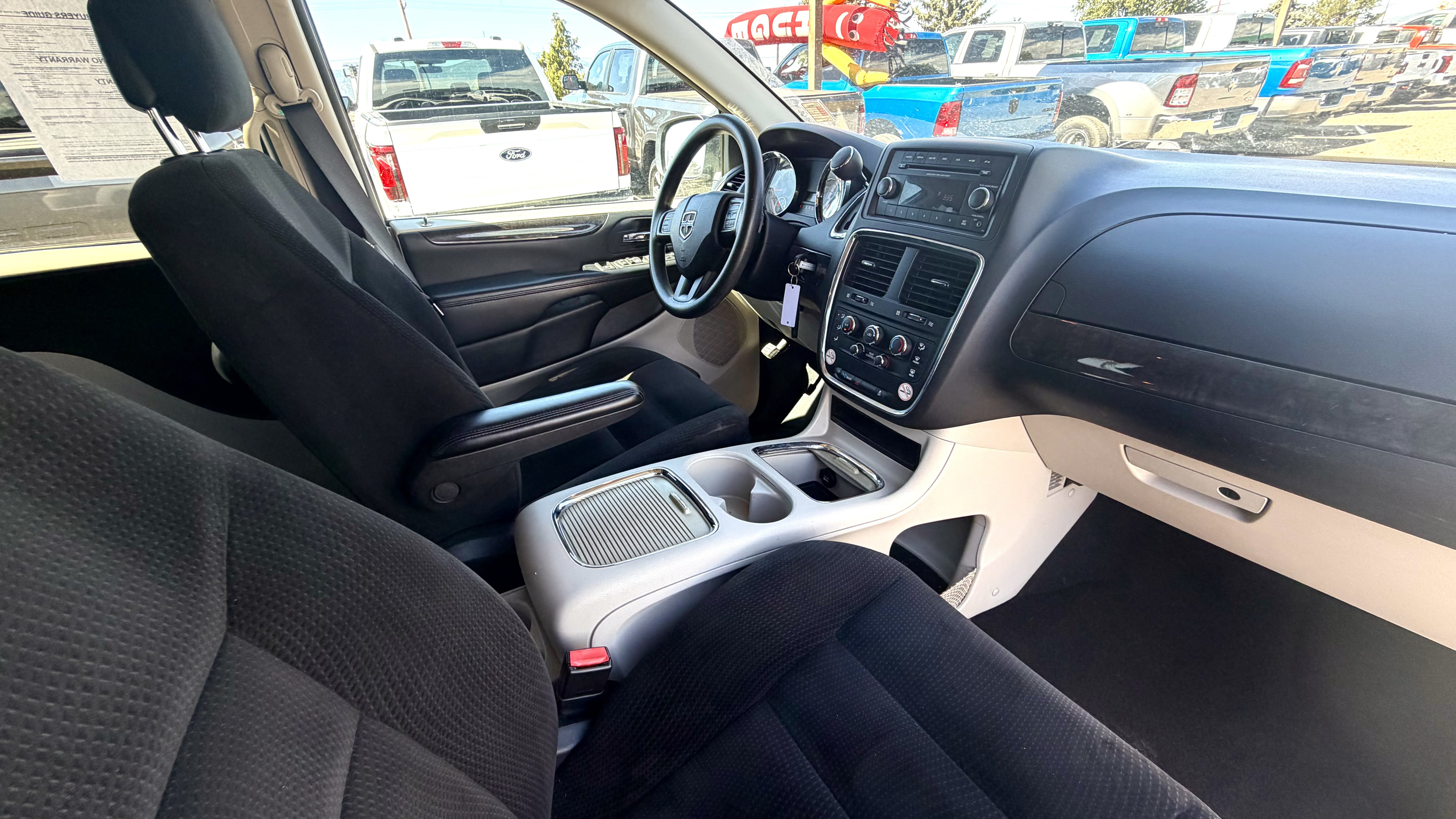 Used 2015 Dodge Grand Caravan SXT FWD image 7