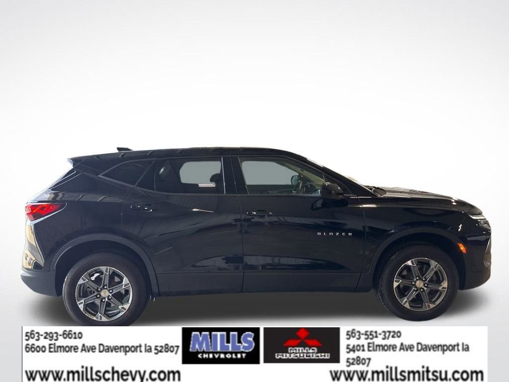 Used 2024 Chevrolet Blazer LT w/ Driver Confidence Package image 4