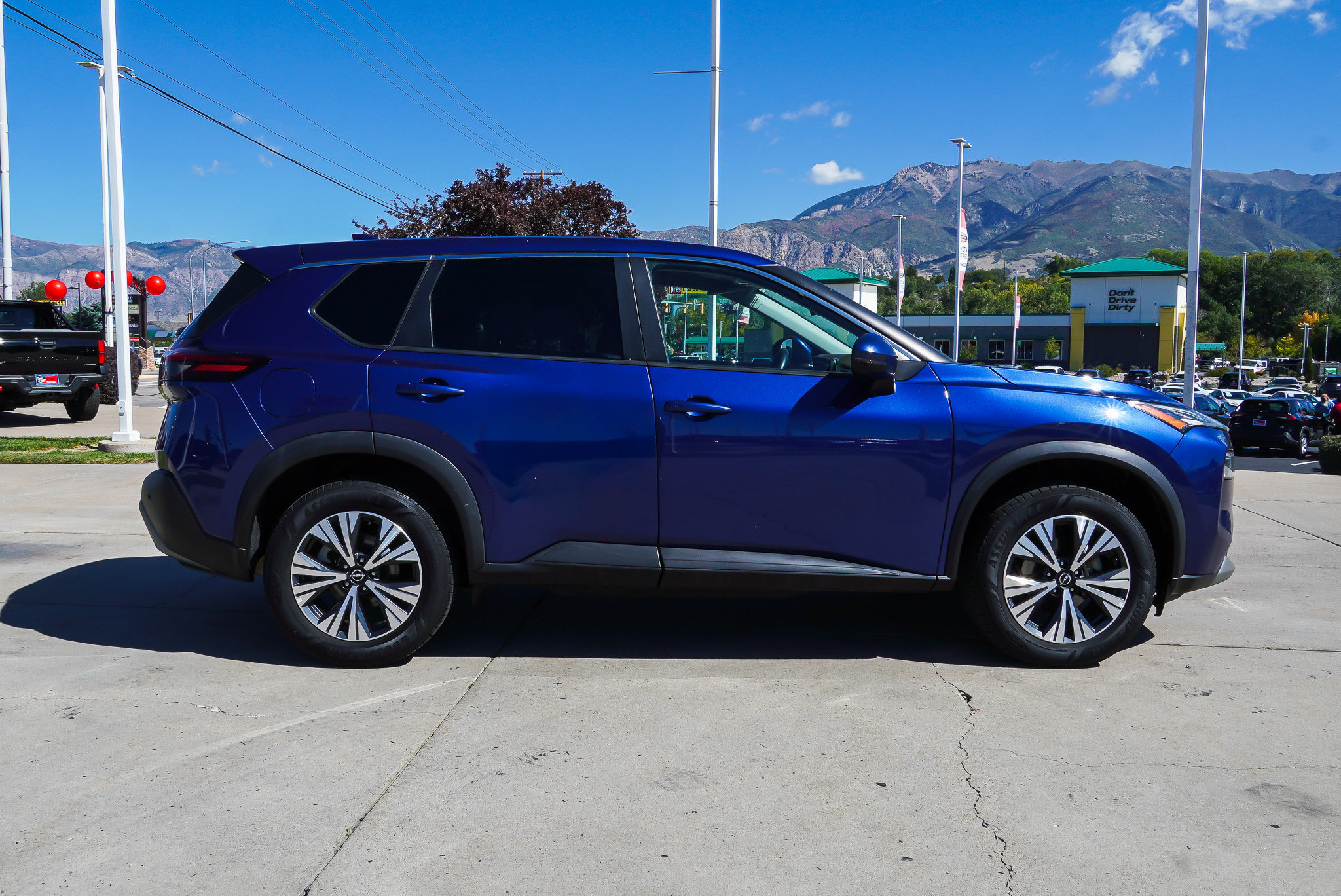 Used 2022 Nissan Rogue SV AWD/4WD image 9