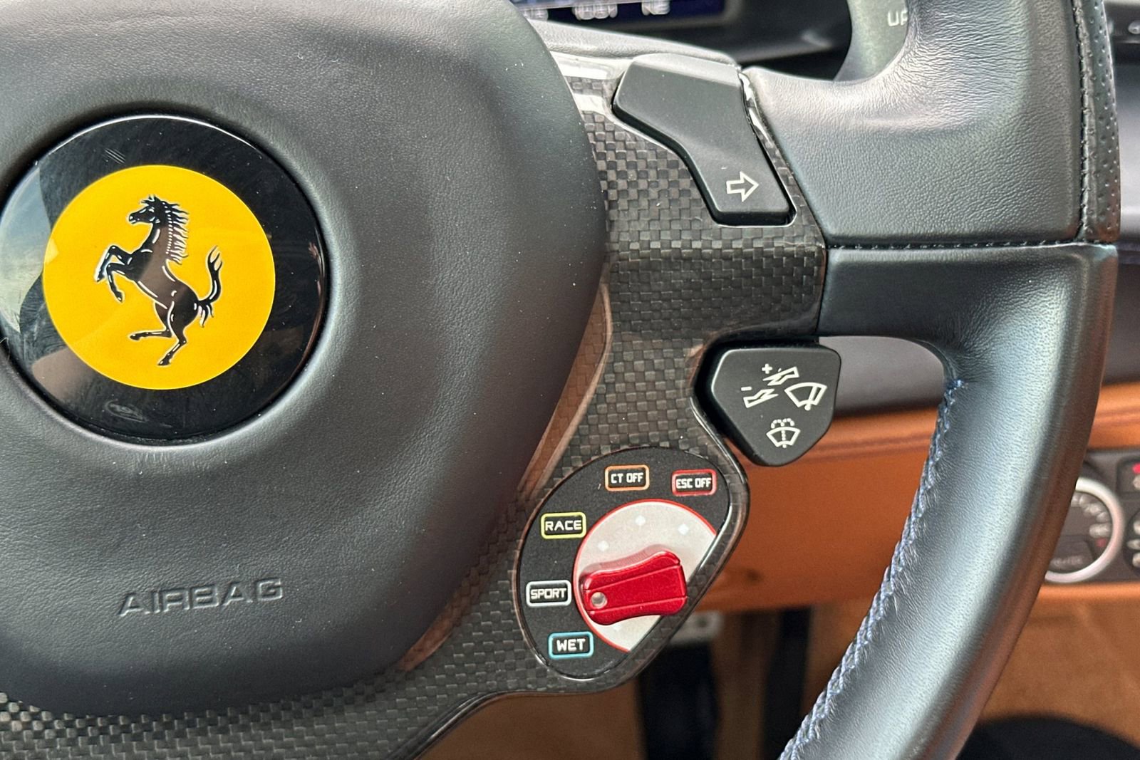 Used 2018 Ferrari 488 Spider image 30