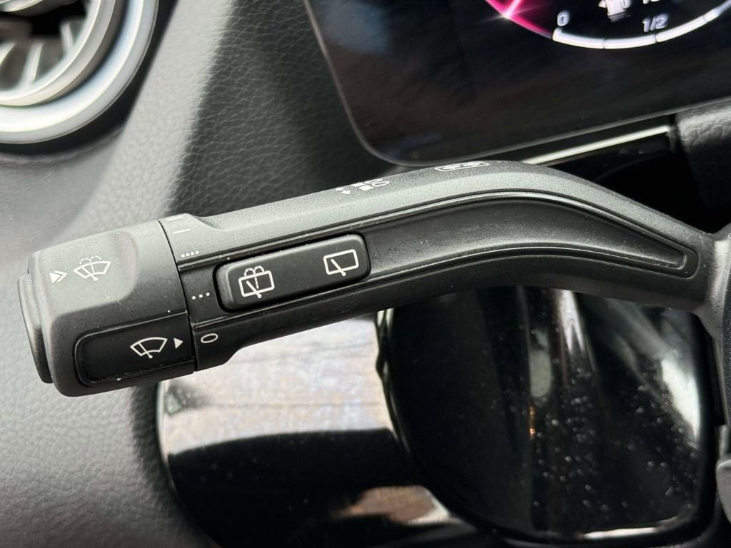 Used 2025 Mercedes-Benz GLA 250 4MATIC image 19