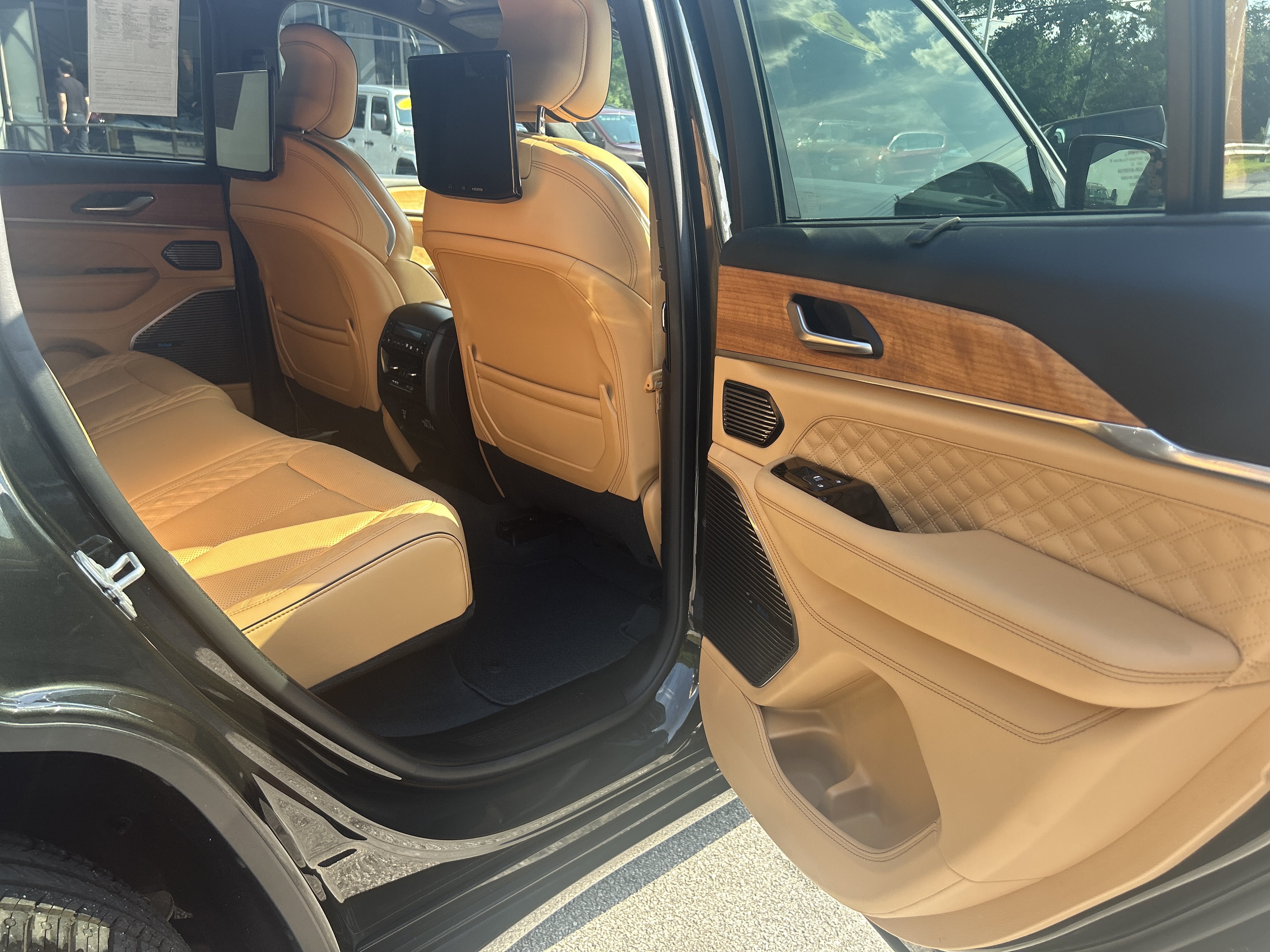 Certified 2023 Jeep Grand Cherokee Summit AWD/4WD image 20