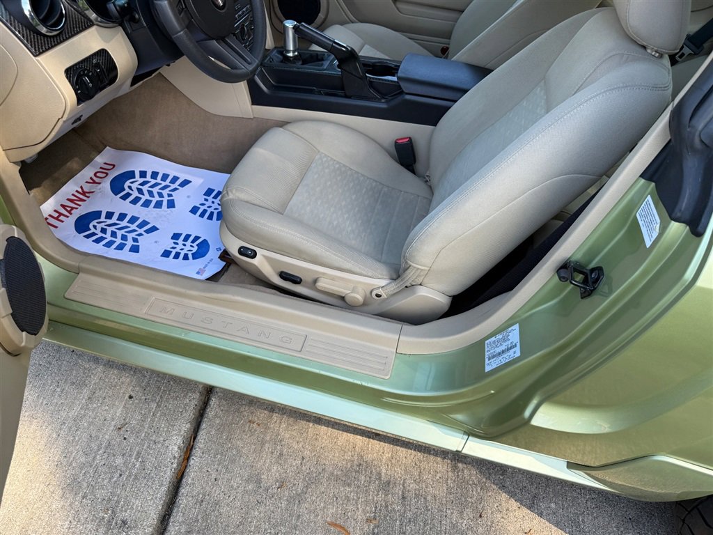 Used 2005 Ford Mustang GT Premium image 45