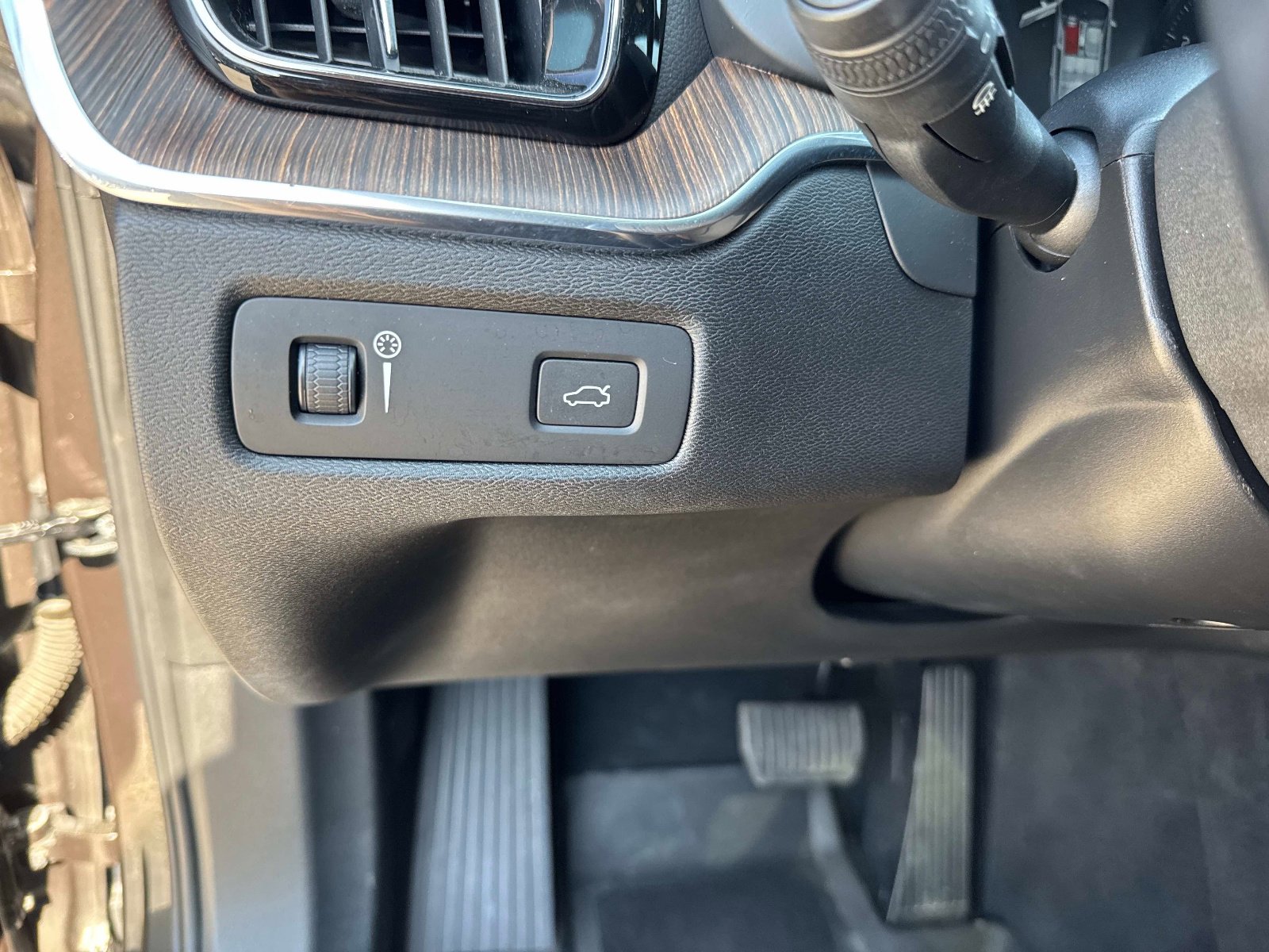 Used 2020 Volvo XC60 T6 Inscription w/ Protection Package Premier image 33