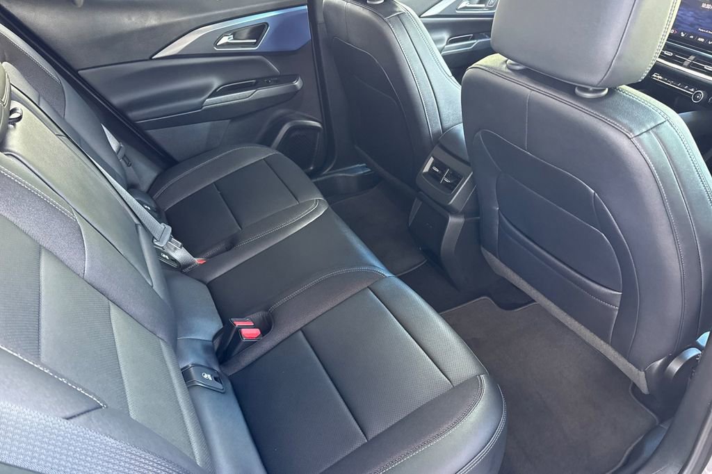Used 2026 Chevrolet Equinox EV LT FWD image 24