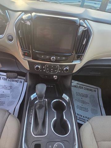 Used 2023 Chevrolet Traverse LT image 12