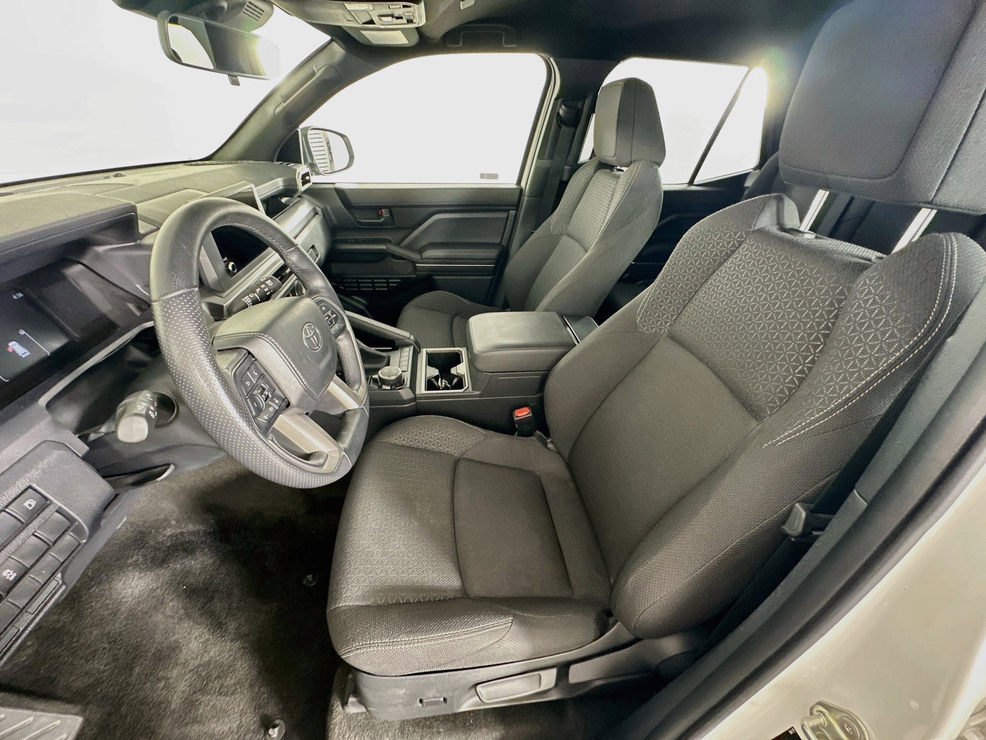 Used 2025 Toyota 4Runner SR5 AWD/4WD image 13