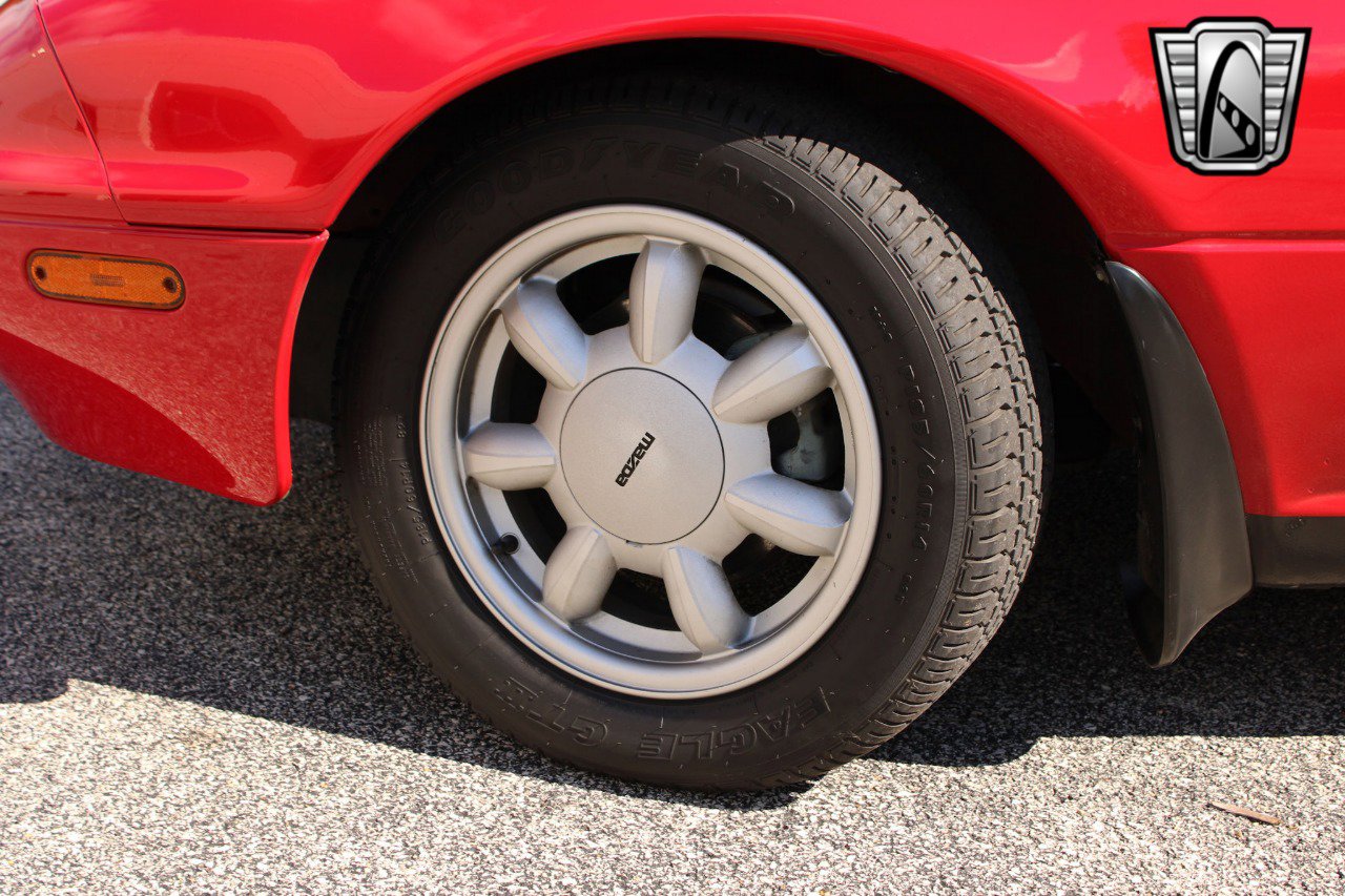 Used 1990 MAZDA MX-5 Miata image 17