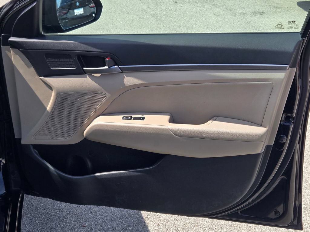 Used 2018 Hyundai Elantra Value Edition w/ Cargo Package FWD image 8