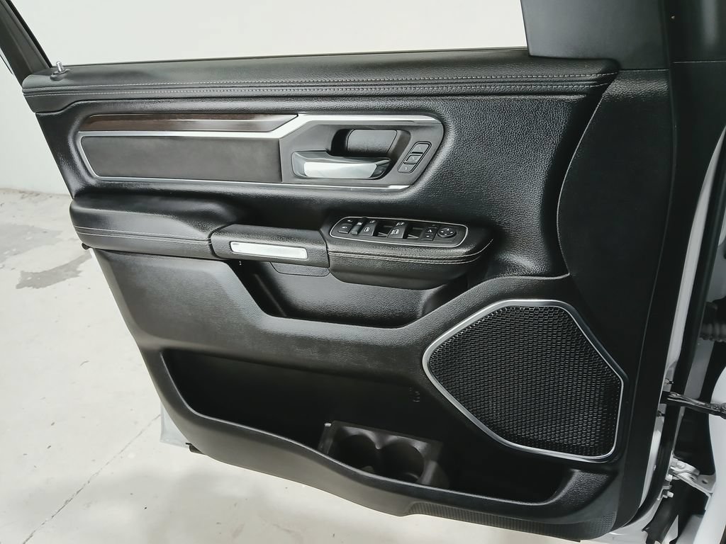 Used 2022 RAM 1500 Laramie AWD/4WD image 32