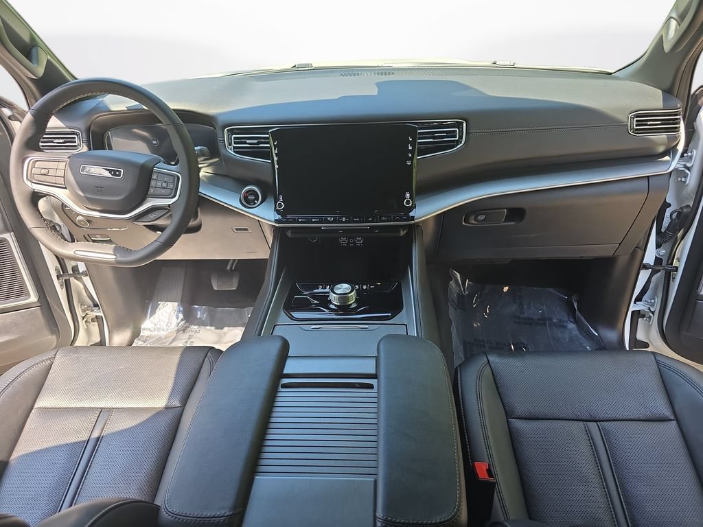 Certified 2025 Jeep Wagoneer Series II w/ 8-Passenger Seating Package AWD/4WD image 9