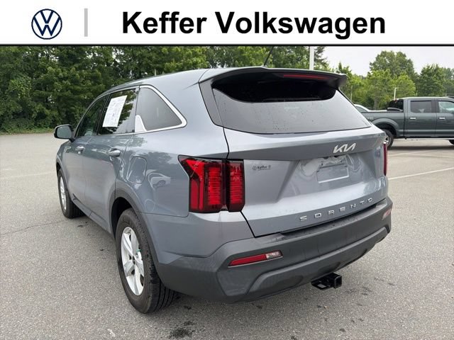 Used 2022 Kia Sorento LX FWD image 3