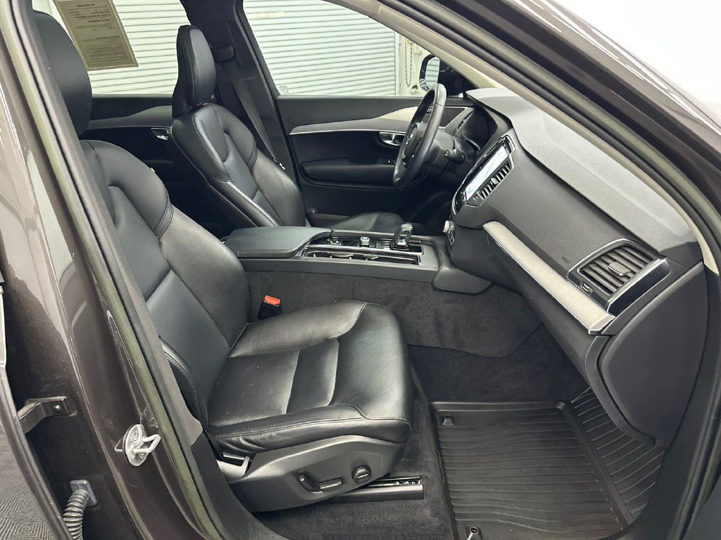 Used 2023 Volvo XC90 B5 Core w/ Protection Package Premier AWD/4WD image 15