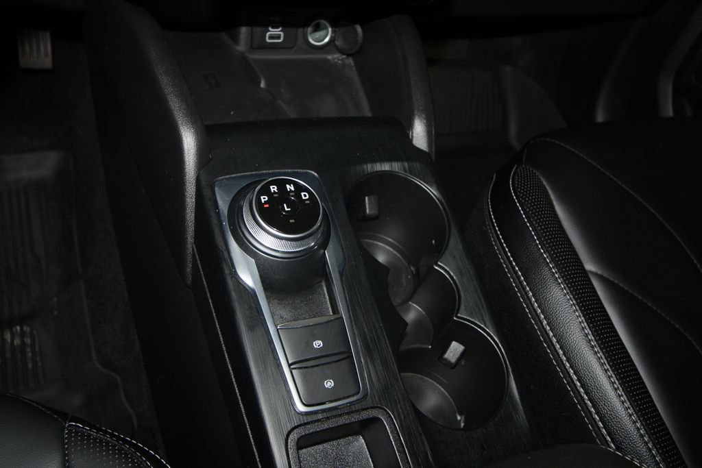 Used 2025 Ford Escape Platinum w/ Premium Technology Package AWD/4WD image 16