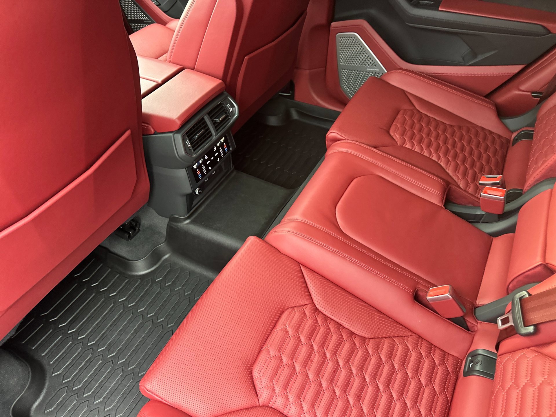 Used 2022 Lamborghini Urus image 8