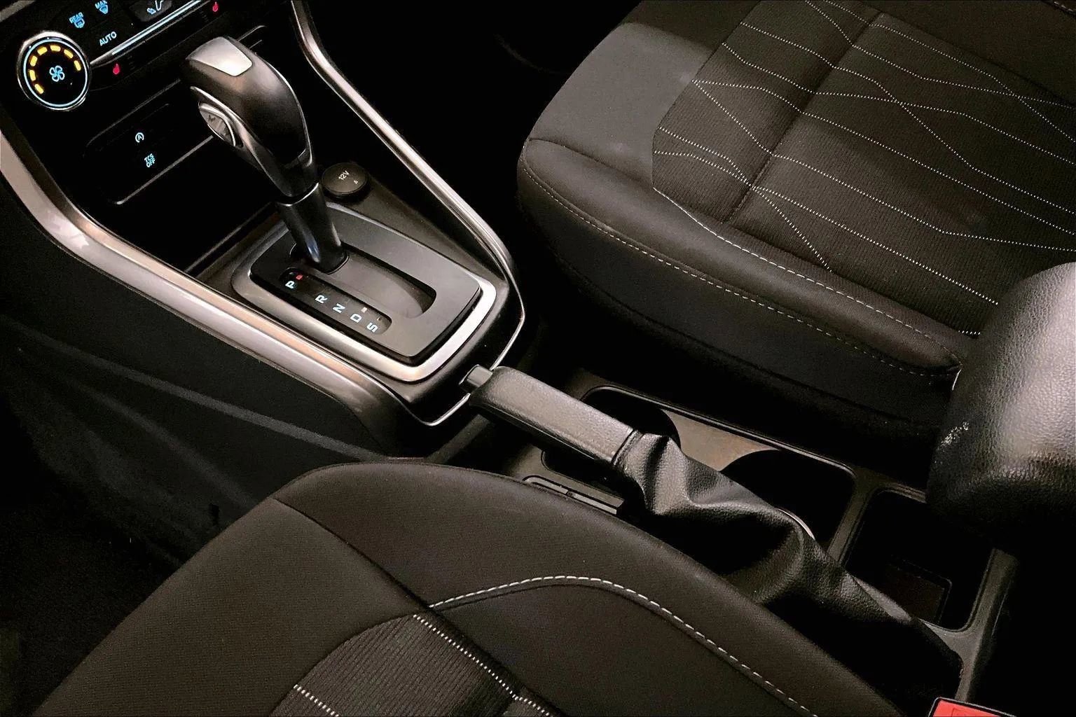 Used 2019 Ford EcoSport SE w/ SE Convenience Package image 16