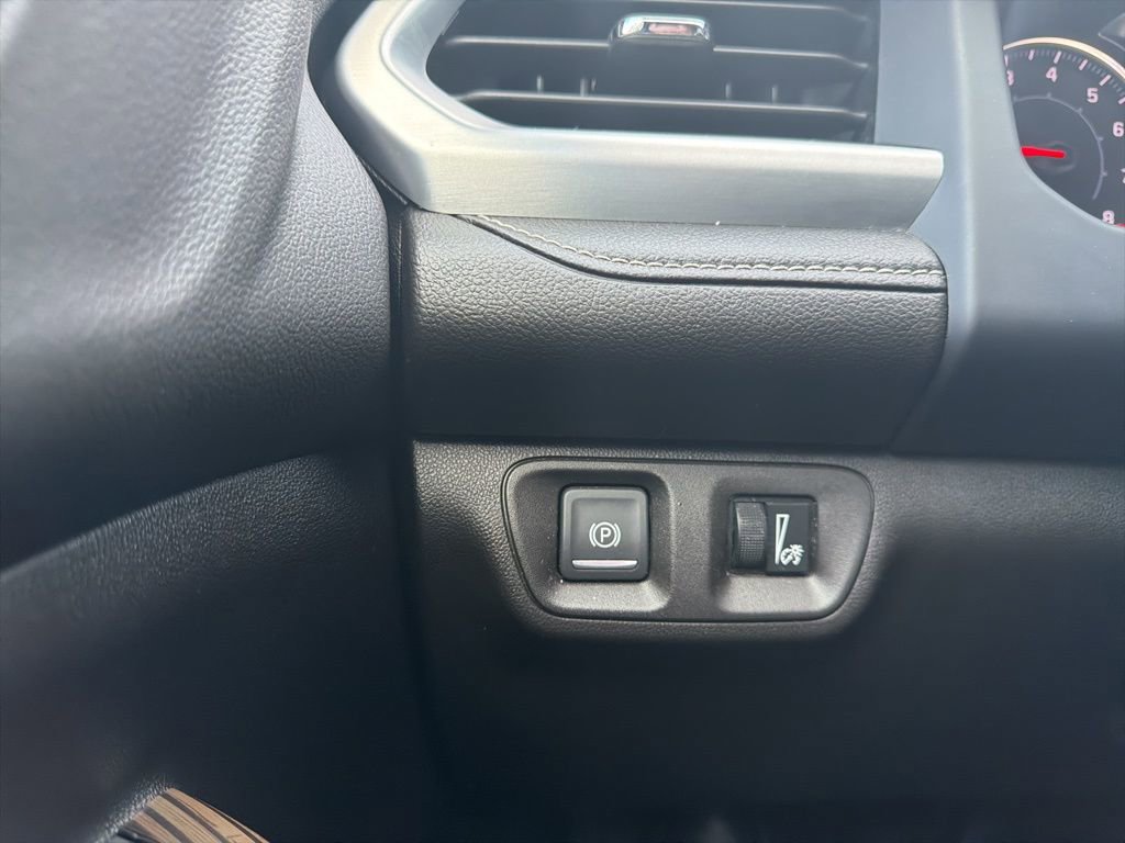 Certified 2023 GMC Acadia SLE w/ Driver Convenience Package image 26