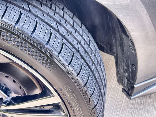 Used 2023 Nissan Sentra SR w/ SR Premium Package FWD image 23