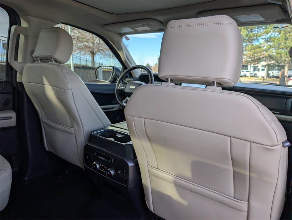 Used 2024 Ford Expedition Platinum image 21