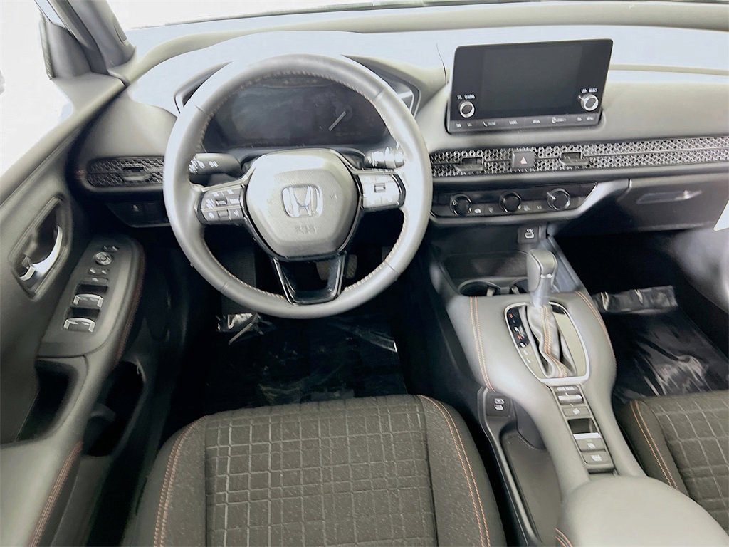 Used 2025 Honda HR-V Sport image 3