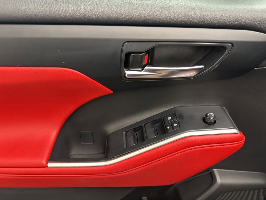 Used 2022 Toyota Highlander XSE image 28