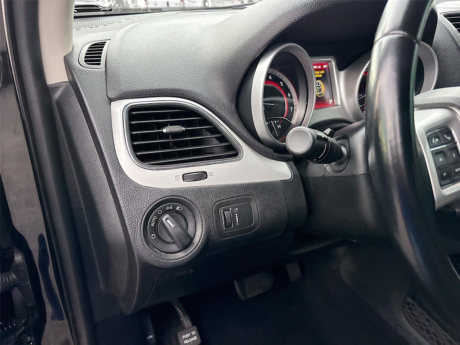 Used 2020 Dodge Journey SE w/ SE Popular Equipment Group FWD image 11