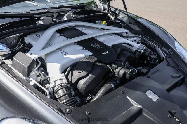 Used 2015 Aston Martin Vanquish Coupe RWD image 13